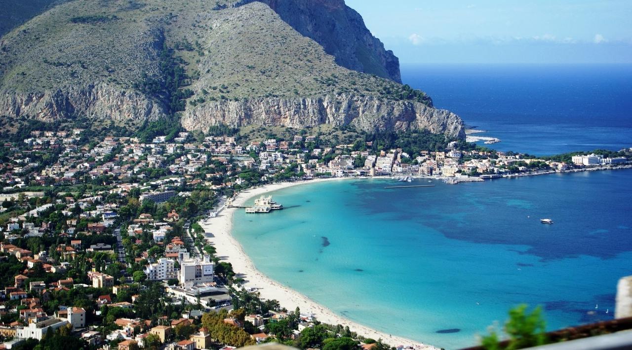 Mondello Suites Feels Like Home Kültér fotó